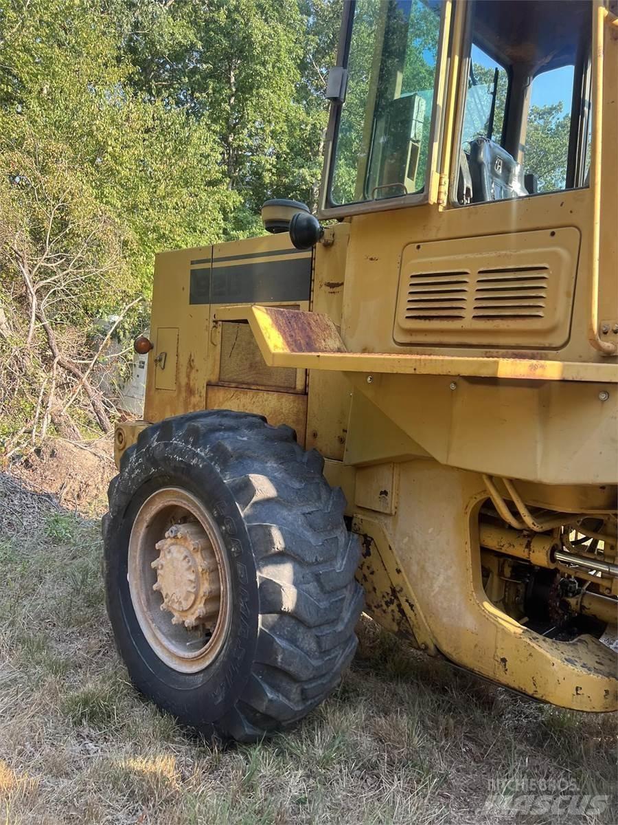 CAT 926 Фронтальні навантажувачі