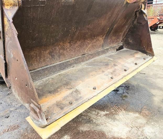 CAT 926E Фронтальні навантажувачі