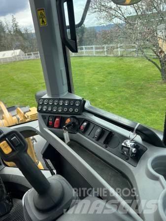 CAT 926M Фронтальні навантажувачі
