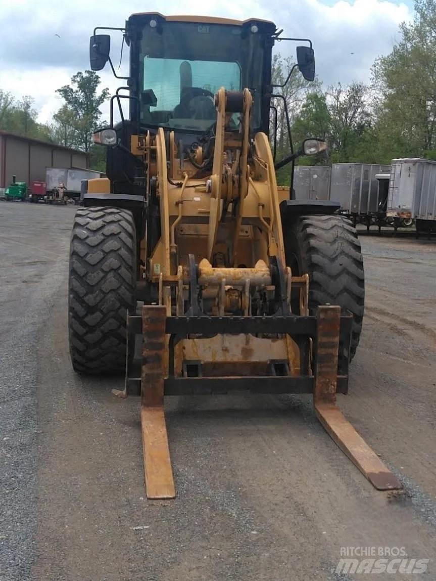 CAT 926M Фронтальні навантажувачі
