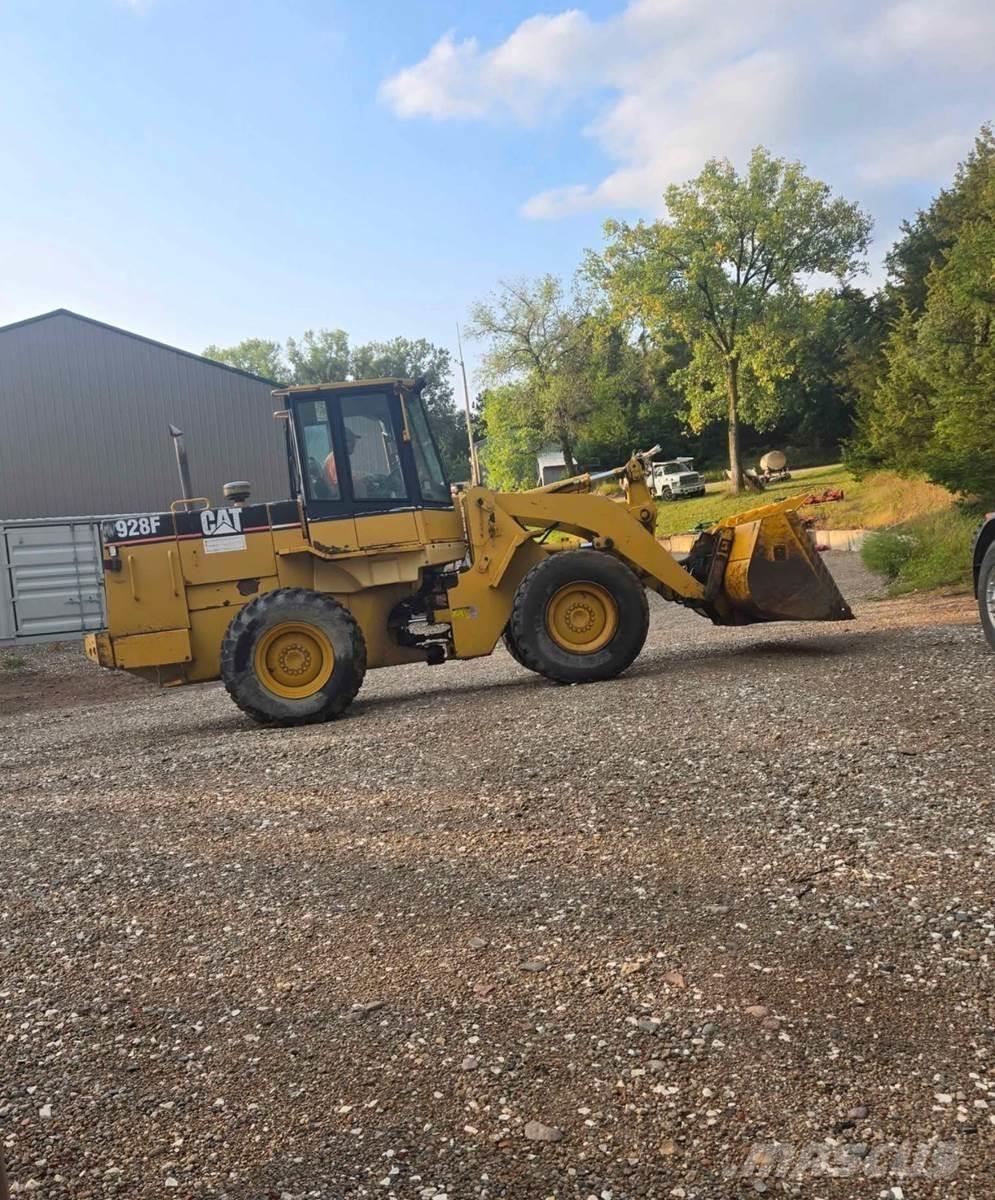 CAT 928F Фронтальні навантажувачі