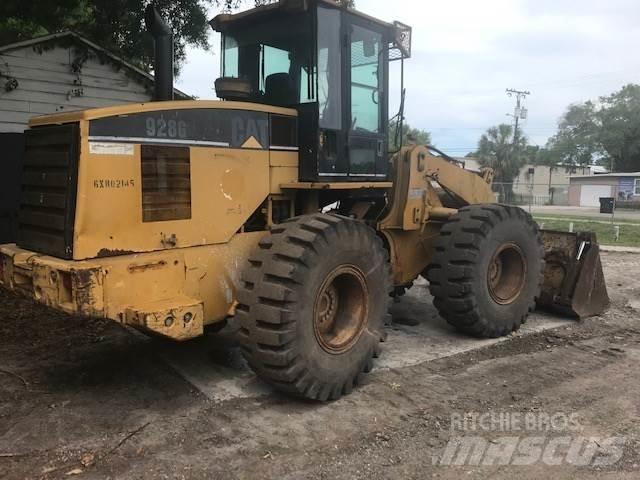 CAT 928G Фронтальні навантажувачі