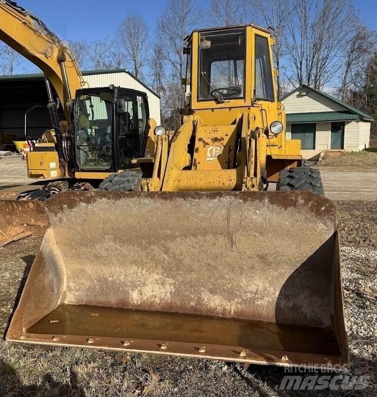 CAT 930 Фронтальні навантажувачі