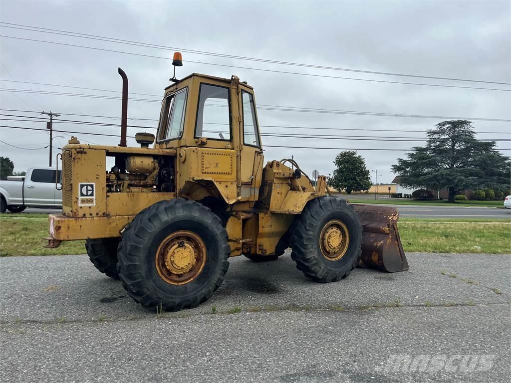 CAT 930 Фронтальні навантажувачі