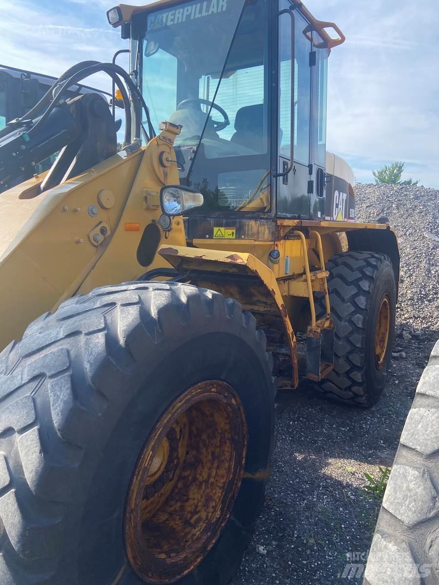 CAT 930G Фронтальні навантажувачі