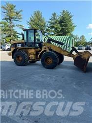CAT 930G Фронтальні навантажувачі