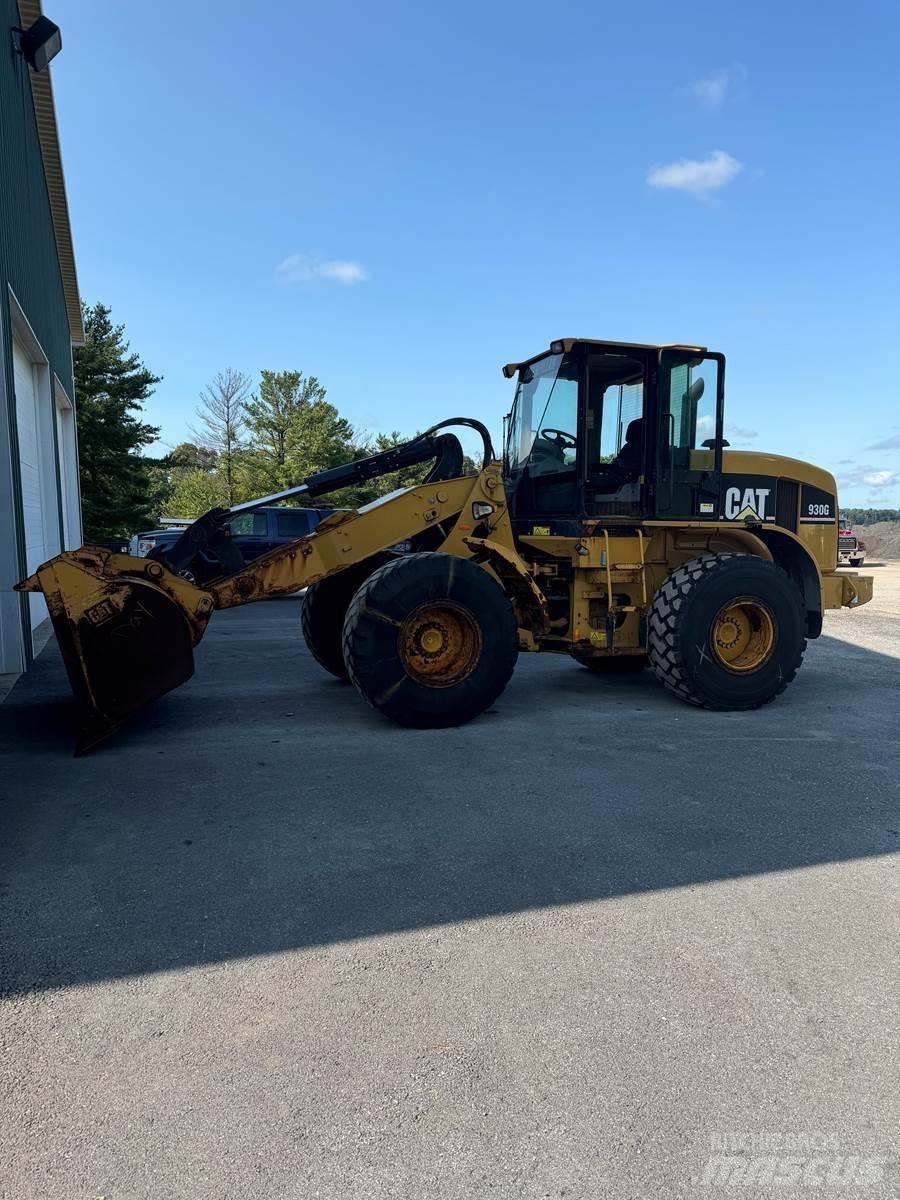 CAT 930G Фронтальні навантажувачі
