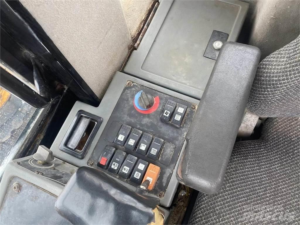 CAT 930G Фронтальні навантажувачі