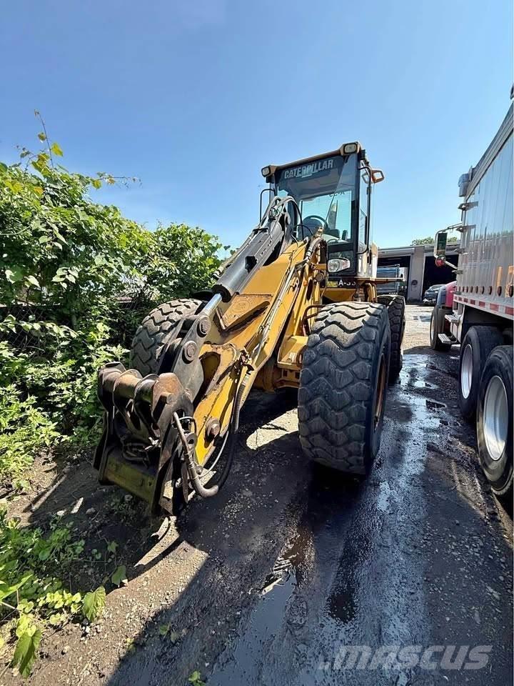 CAT 930G Фронтальні навантажувачі