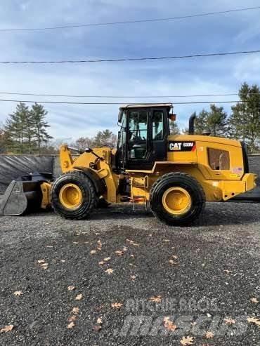 CAT 930M Фронтальні навантажувачі