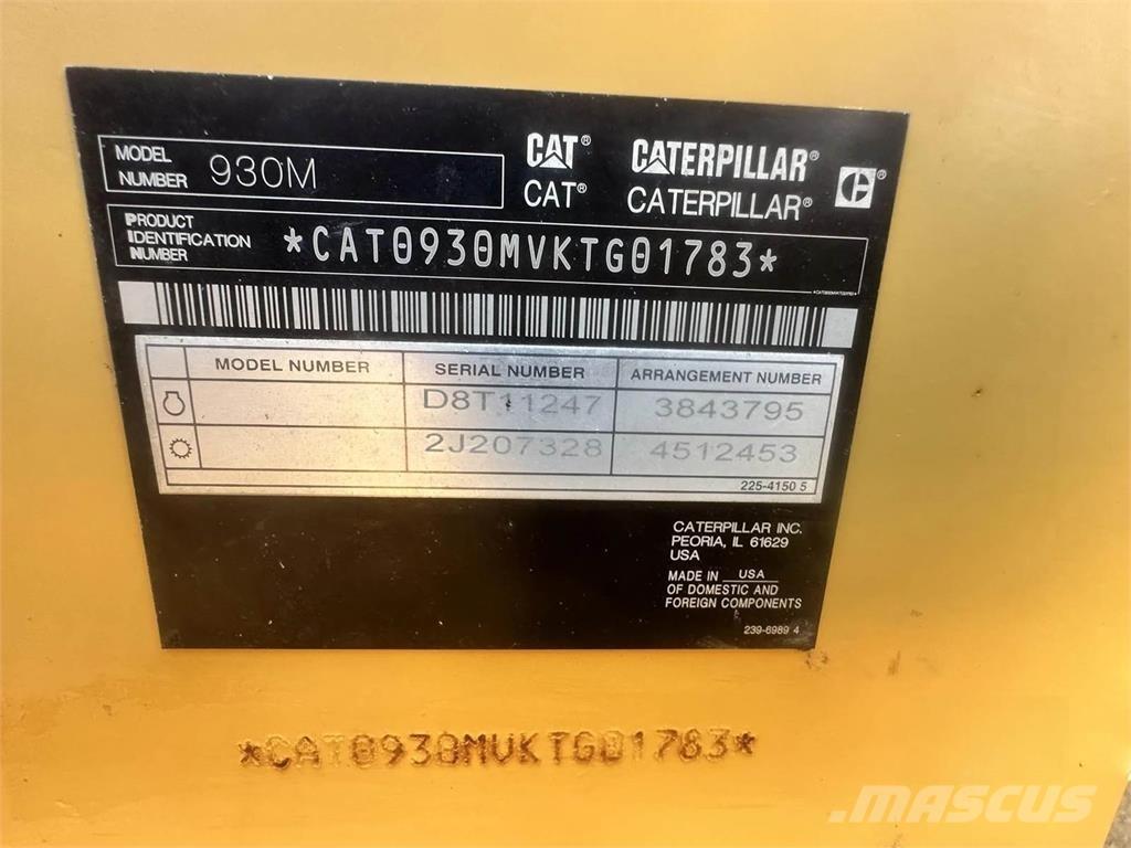 CAT 930M Фронтальні навантажувачі