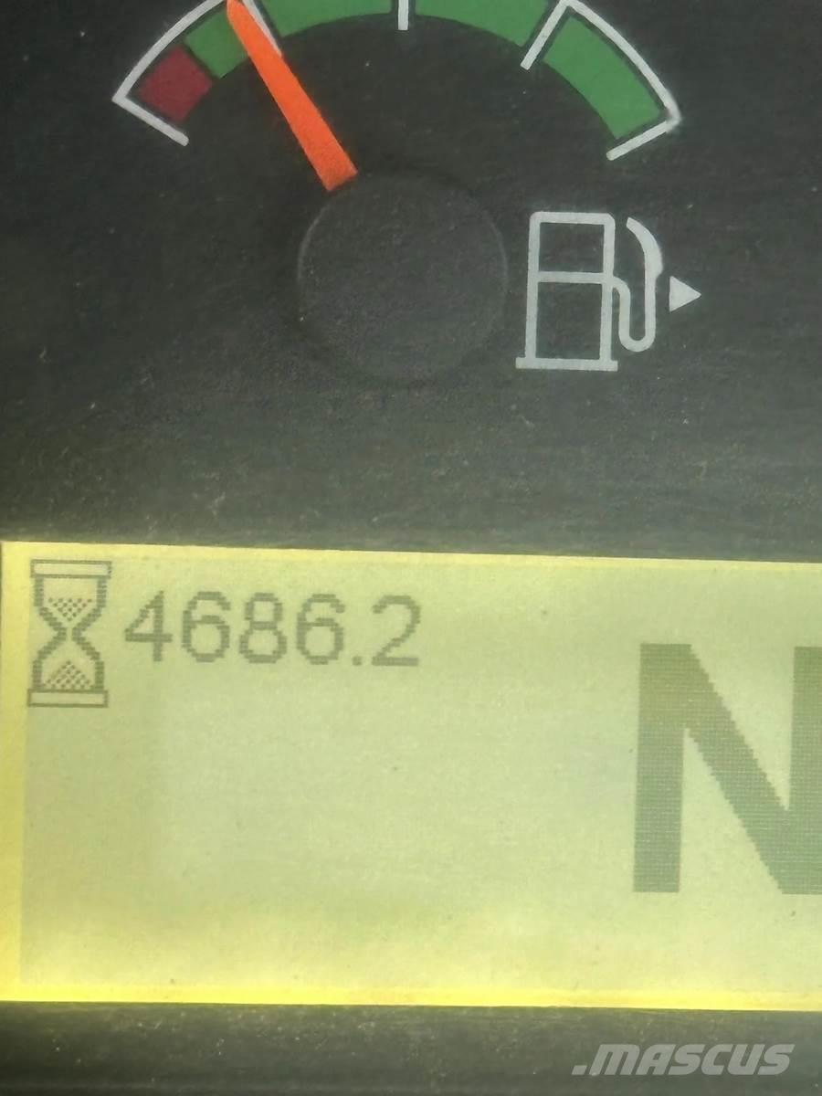 CAT 930M Фронтальні навантажувачі