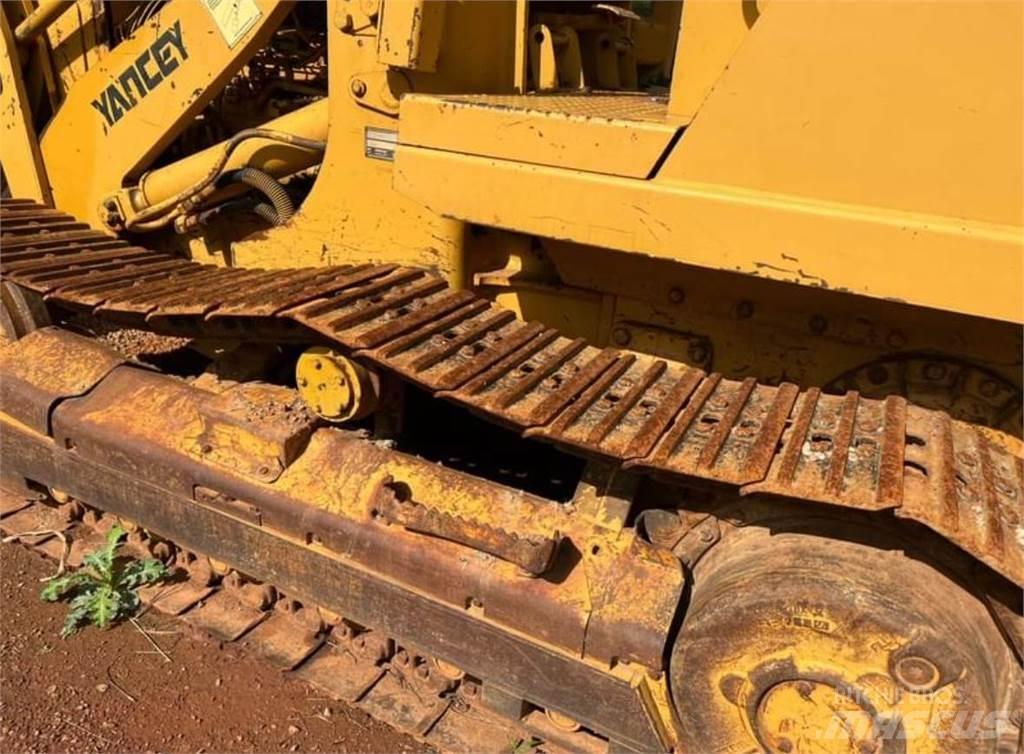 CAT 933C Гусеничні бульдозери