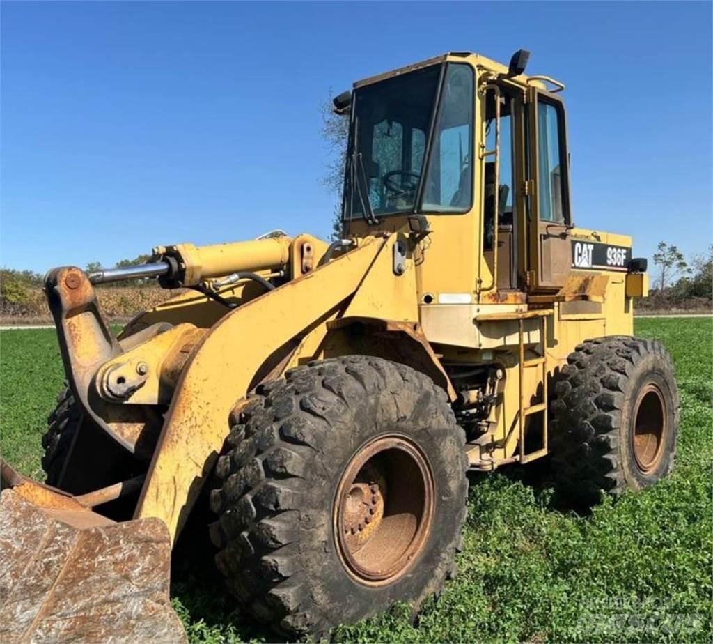 CAT 936F Фронтальні навантажувачі