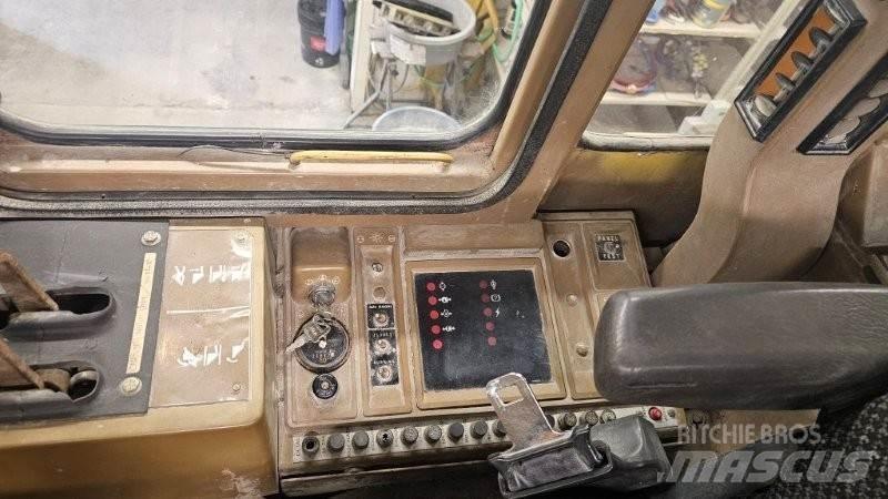 CAT 936F Фронтальні навантажувачі
