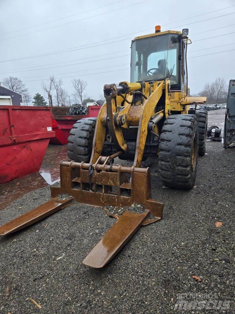 CAT 938F Фронтальні навантажувачі
