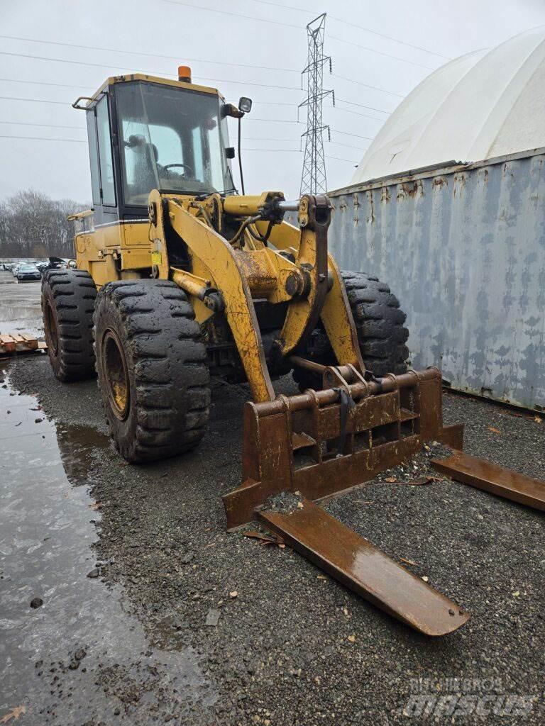 CAT 938F Фронтальні навантажувачі