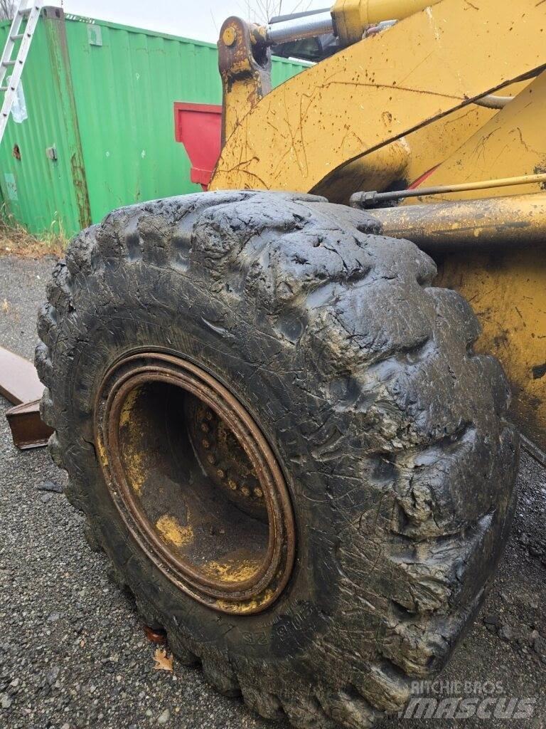 CAT 938F Фронтальні навантажувачі