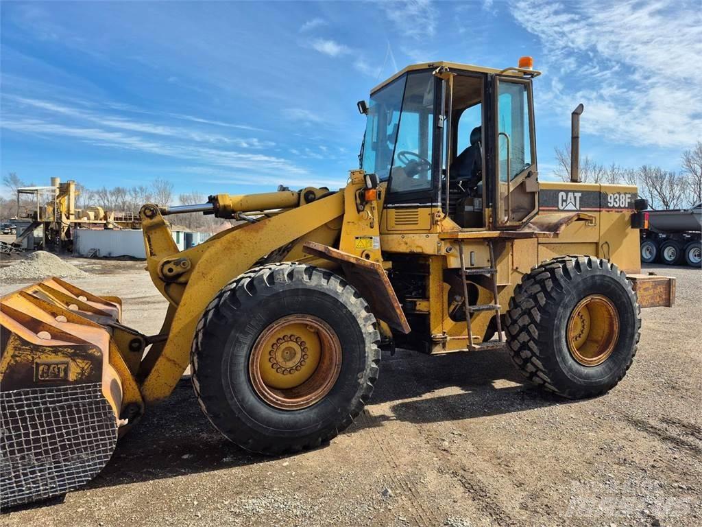 CAT 938F Фронтальні навантажувачі