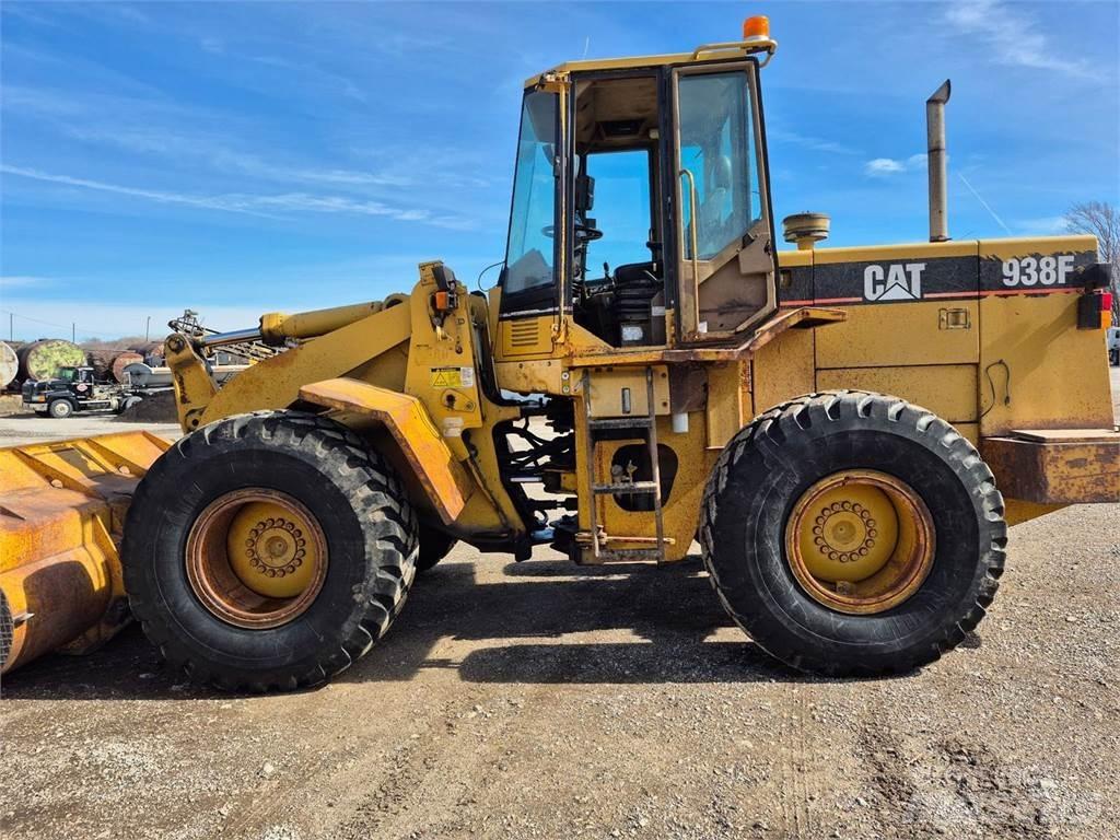 CAT 938F Фронтальні навантажувачі