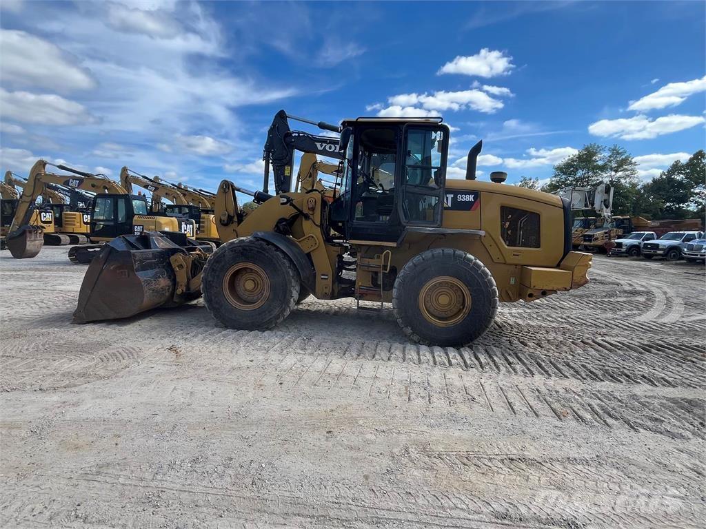 CAT 938K Фронтальні навантажувачі