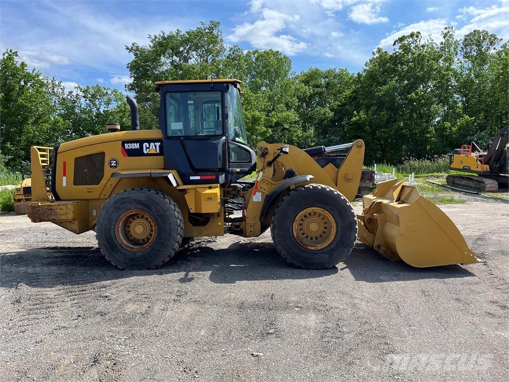 CAT 938M Фронтальні навантажувачі