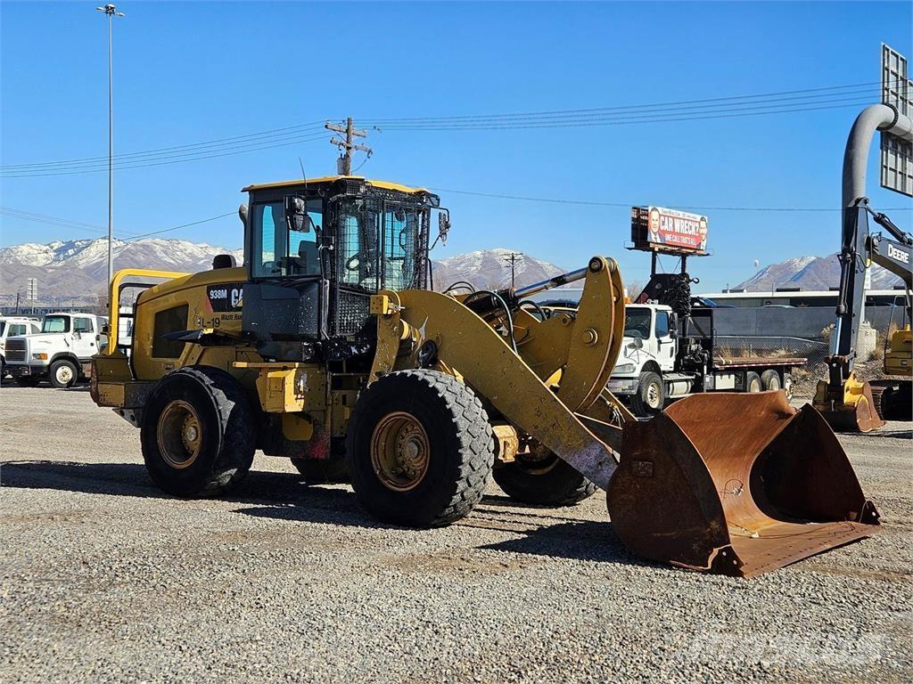 CAT 938M Фронтальні навантажувачі