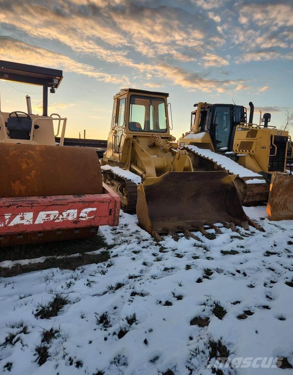 CAT 943 Гусеничні вантажники