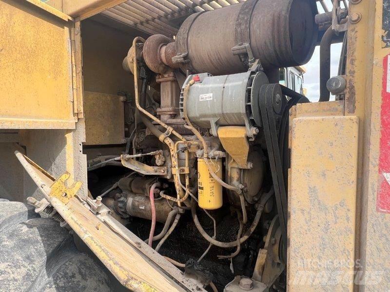 CAT 950B Фронтальні навантажувачі