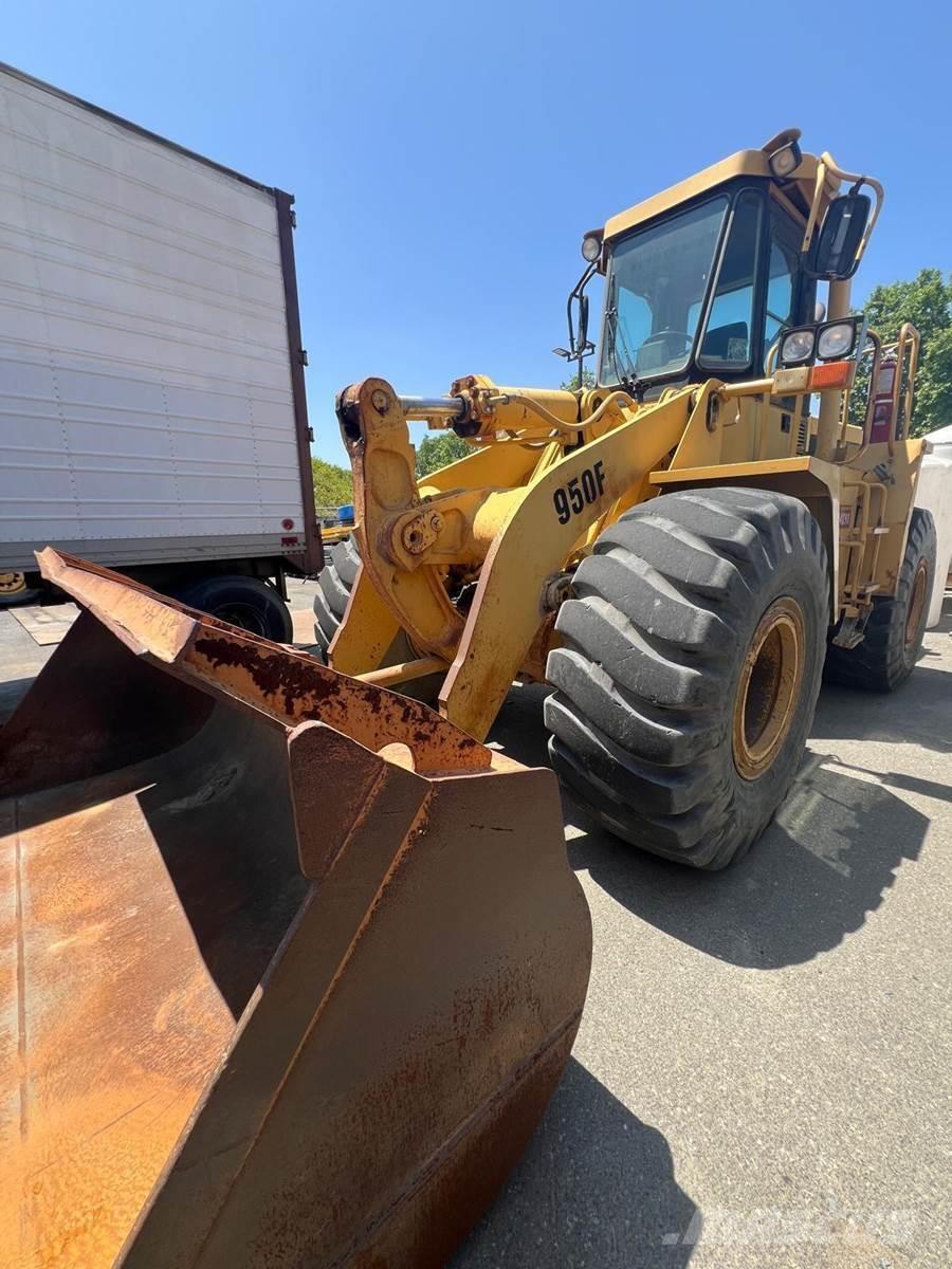CAT 950F Фронтальні навантажувачі