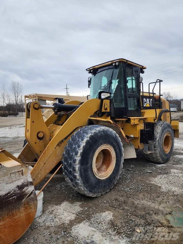 CAT 950M Фронтальні навантажувачі