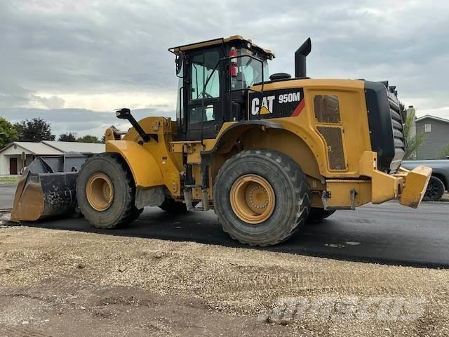 CAT 950M Фронтальні навантажувачі