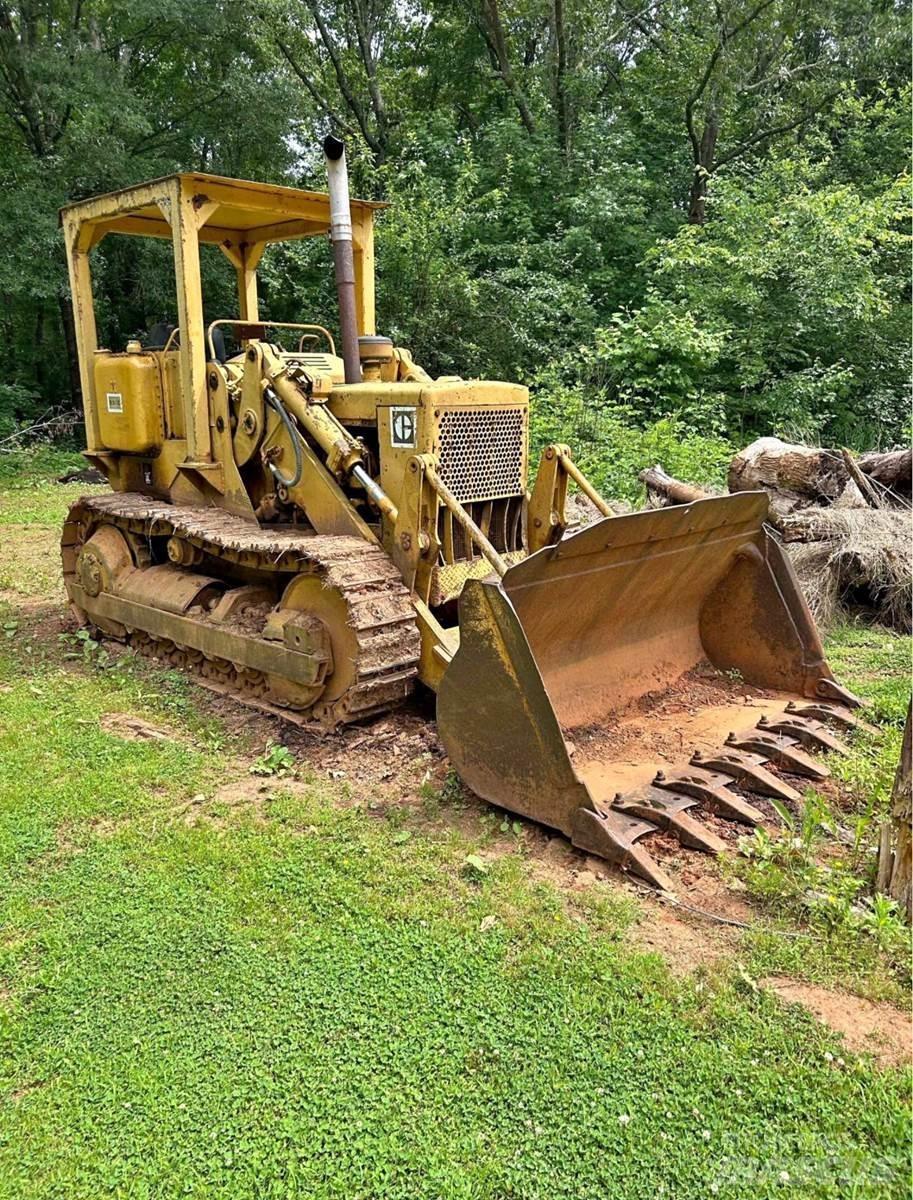 CAT 951C Гусеничні вантажники