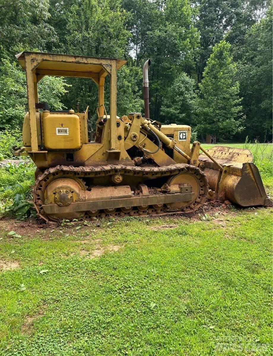 CAT 951C Гусеничні вантажники