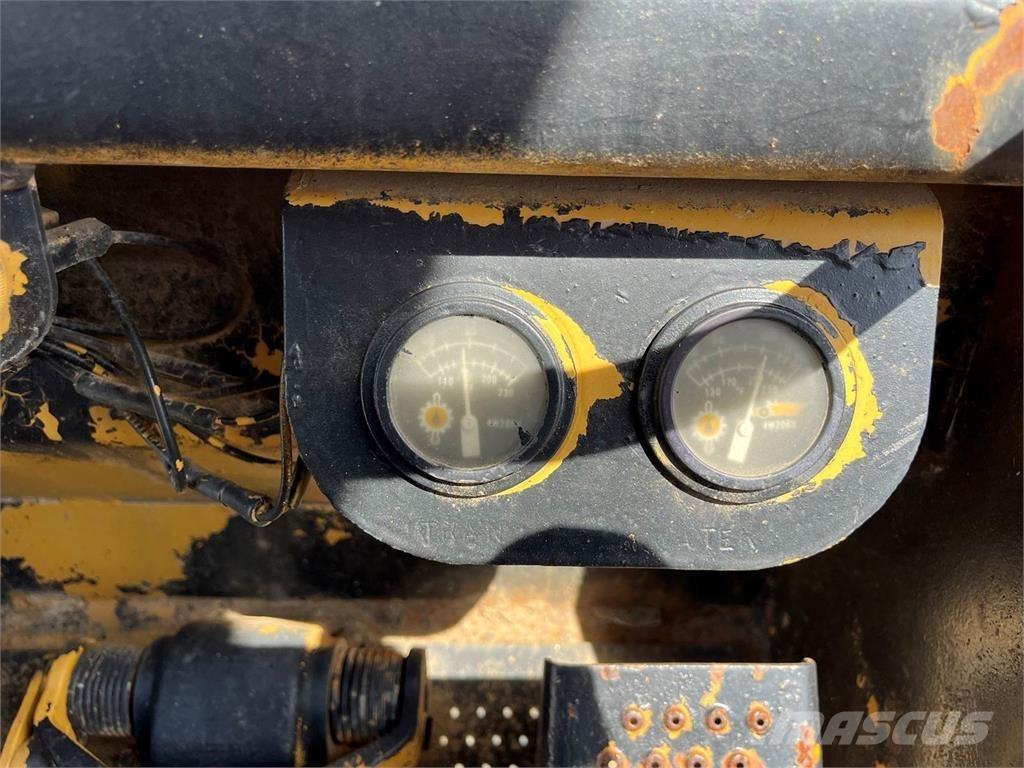 CAT 953 Гусеничні вантажники