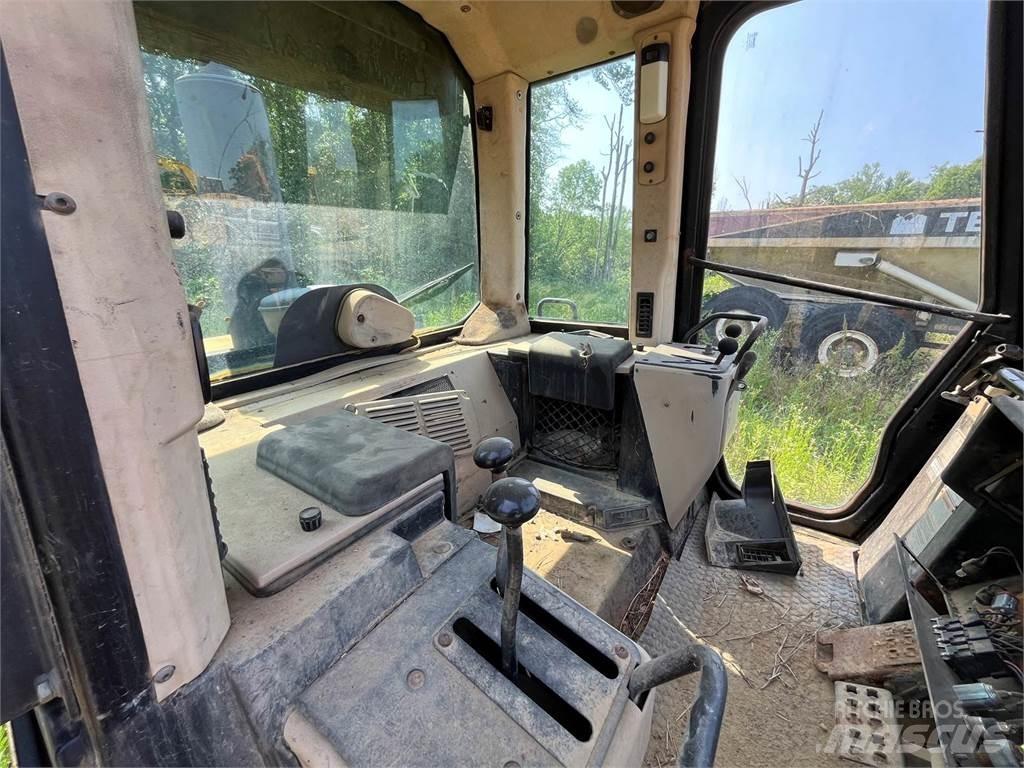CAT 953C Гусеничні вантажники