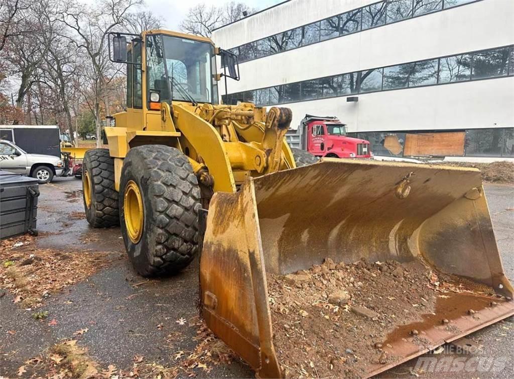 CAT 960F Фронтальні навантажувачі