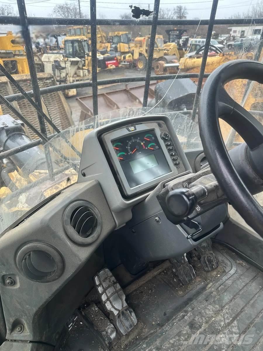 CAT 962K Фронтальні навантажувачі