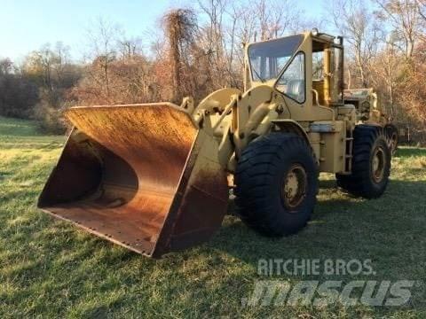 CAT 966 Фронтальні навантажувачі