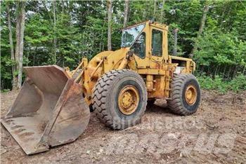 CAT 966C Фронтальні навантажувачі