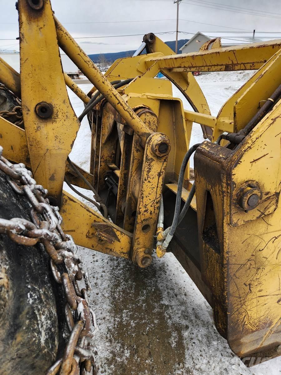 CAT 966C Фронтальні навантажувачі