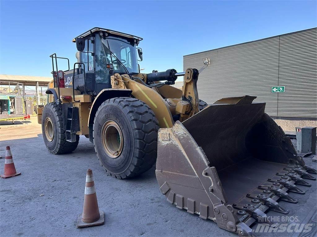 CAT 966L Фронтальні навантажувачі