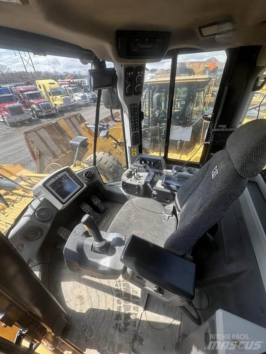 CAT 980K Фронтальні навантажувачі