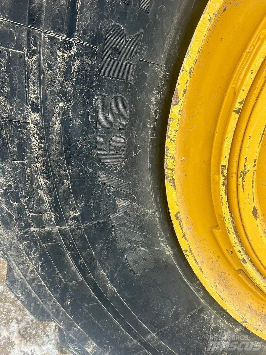 CAT 980M Фронтальні навантажувачі