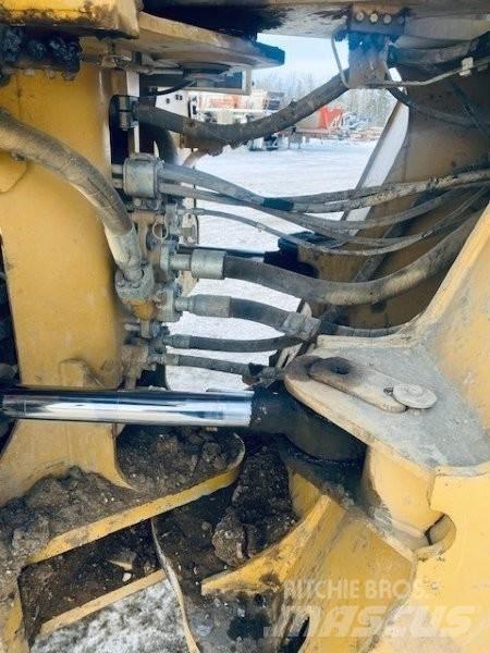 CAT 980M Фронтальні навантажувачі