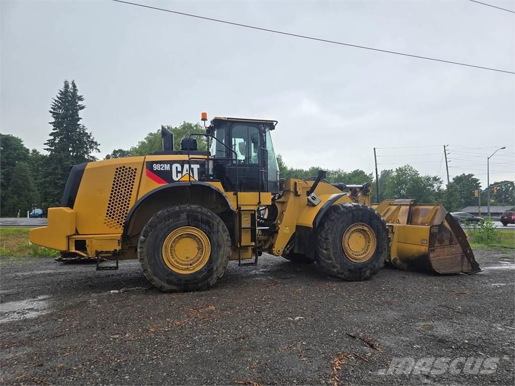 CAT 982M Фронтальні навантажувачі
