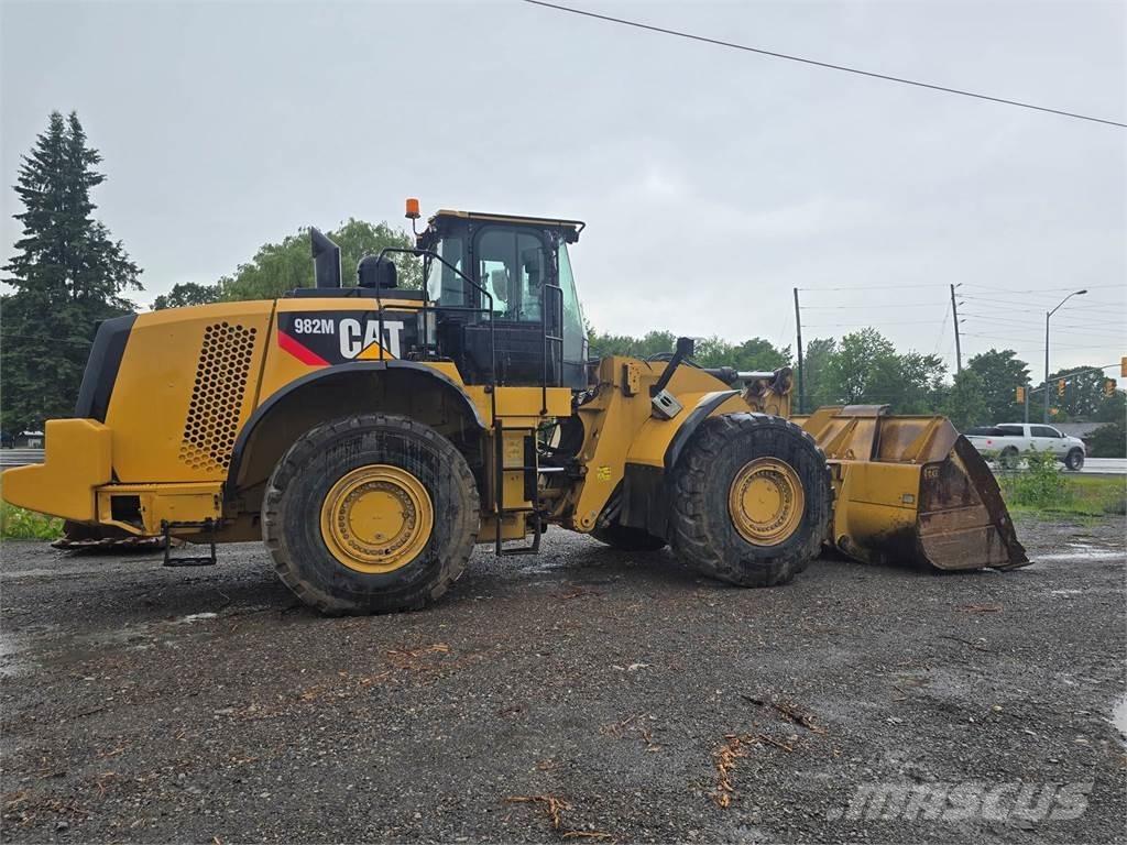 CAT 982M Фронтальні навантажувачі