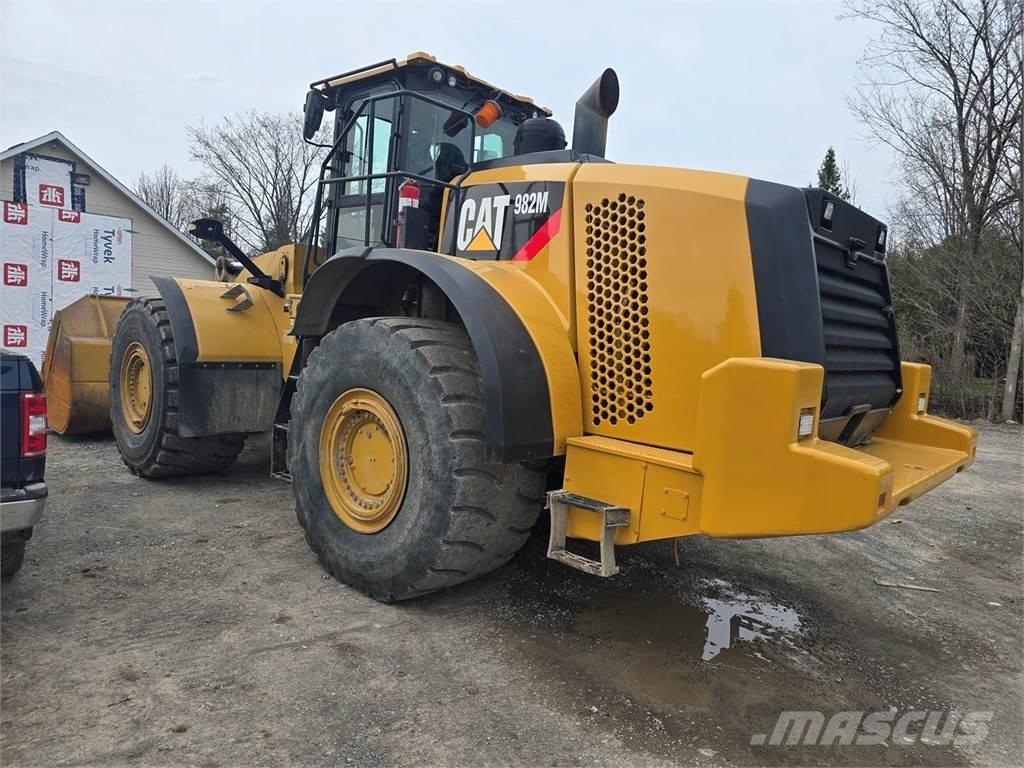 CAT 982M Фронтальні навантажувачі