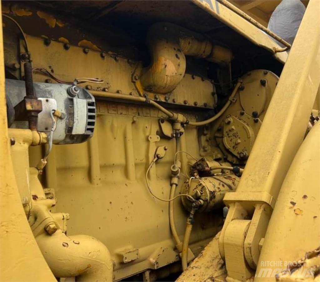 CAT 988 Фронтальні навантажувачі