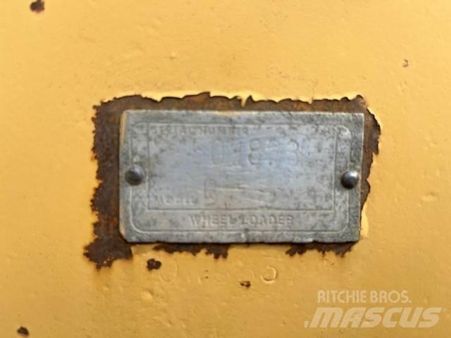 CAT 988B Фронтальні навантажувачі